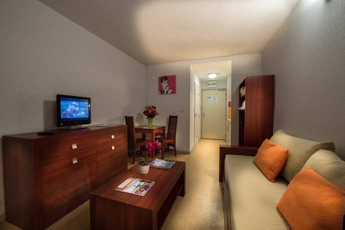 Imagen de los interiores del Hotel Vacancéole Résidence Le Saint Clair. Foto 14