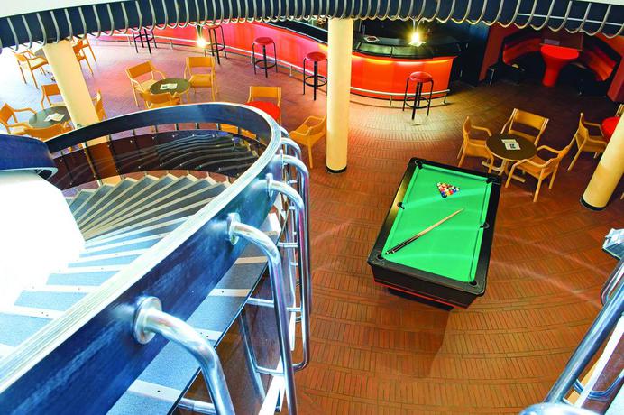 Imagen de los interiores del Hotel Vacances Bleues Delcloy. Foto 9