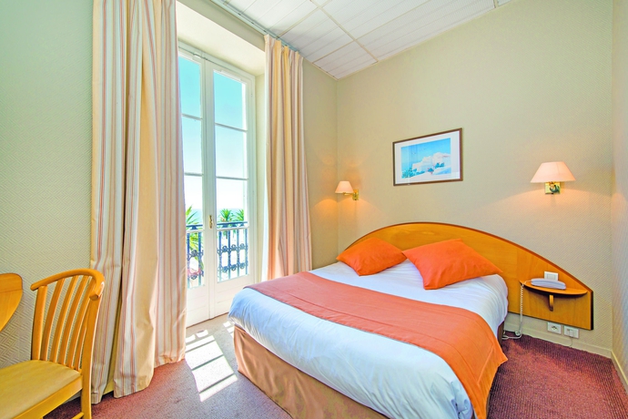 Imagen de la habitación del Hotel Vacances Bleues Le Balmoral. Foto 9