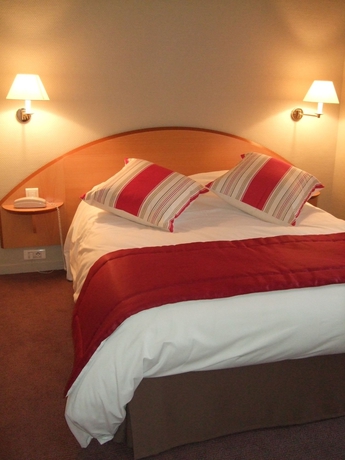 Imagen de la habitación del Hotel Vacances Bleues Le Balmoral. Foto 12