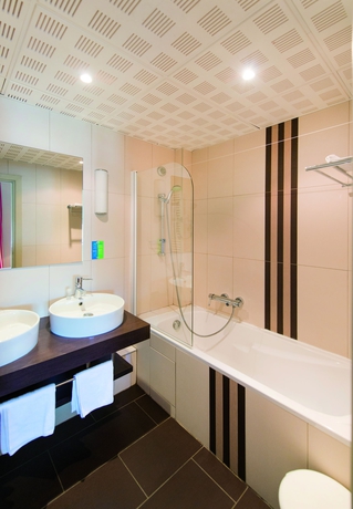 Imagen de la habitación del Hotel Vacances Bleues Le Balmoral. Foto 14