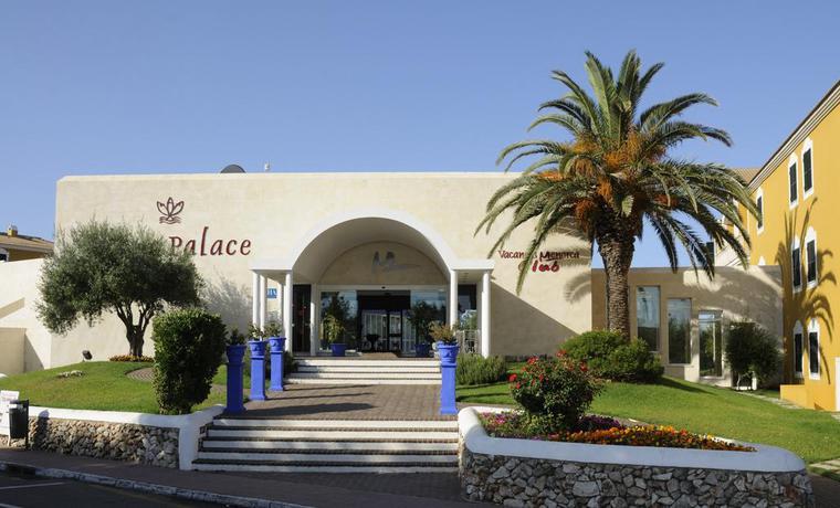 Imagen de los exteriores del Hotel Vacances Menorca Resort. Foto 12