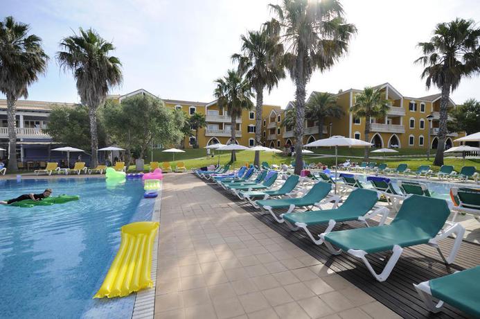Imagen de los exteriores del Hotel Vacances Menorca Resort. Foto 13