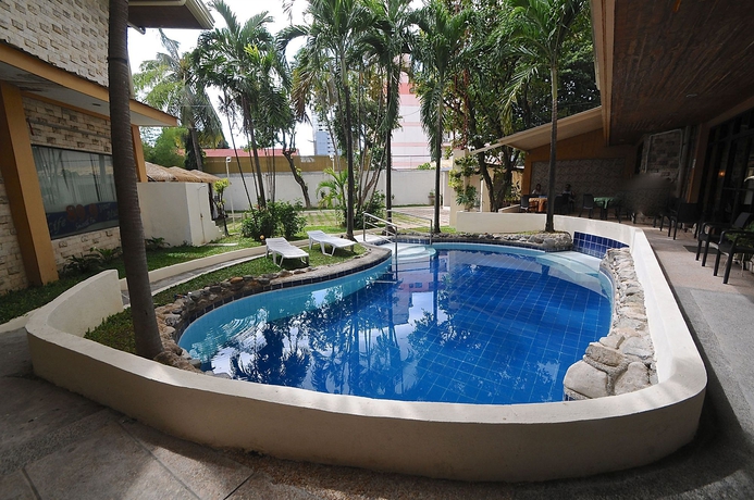 Imagen de la piscina del Hotel Vacation Cebu. Foto 13