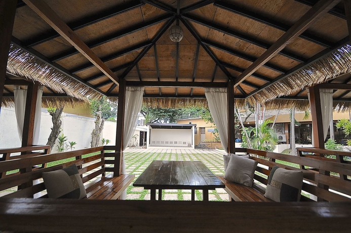 Imagen de los exteriores del Hotel Vacation Cebu. Foto 9