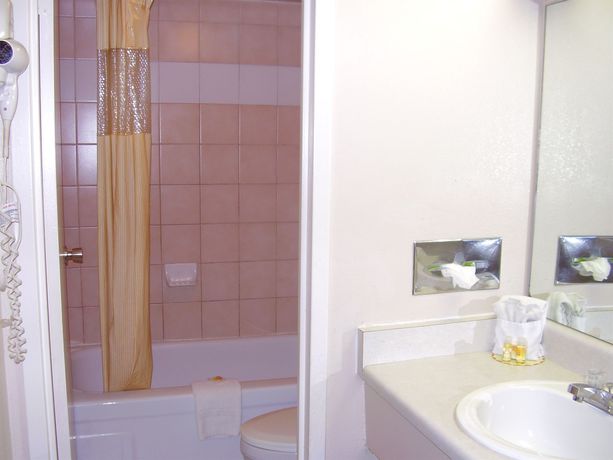 Imagen de la habitación del Hotel Vacation Inn Phoenix. Foto 4