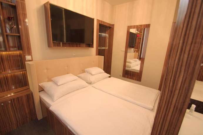 Imagen de la habitación del Hotel Vad&aacute;szk&uuml;rt Superior. Foto 4
