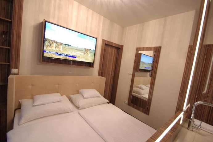 Imagen de la habitación del Hotel Vad&aacute;szk&uuml;rt Superior. Foto 13