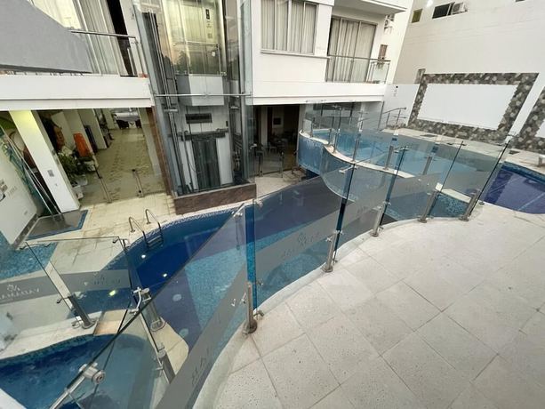 Imagen de la piscina del Hotel Vadamar. Foto 16