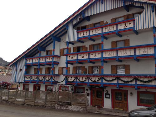 Imagen general del Hotel Vael. Foto 2