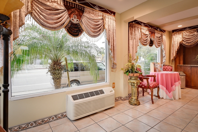 Imagen de los interiores del Hotel Vagabond Inn Convention Center Long Beach. Foto 7