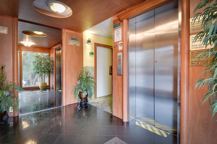 Imagen de los interiores del Hotel Vagabond Inn Convention Center Long Beach. Foto 8