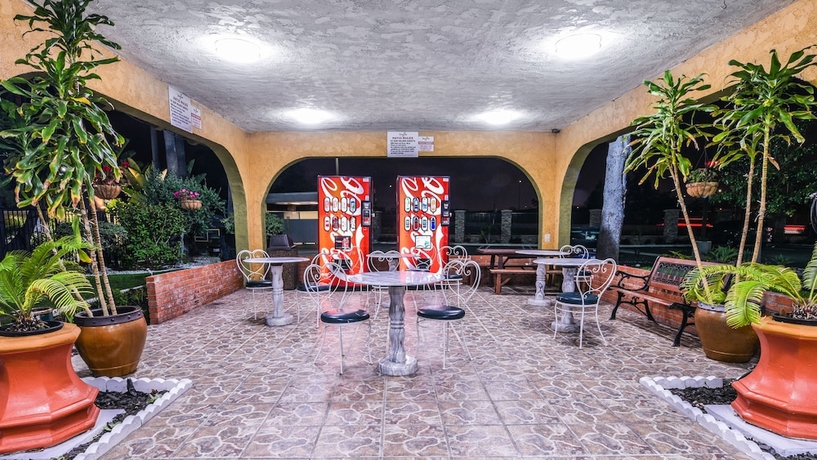 Imagen de los interiores del Hotel Vagabond Inn Costa Mesa. Foto 11