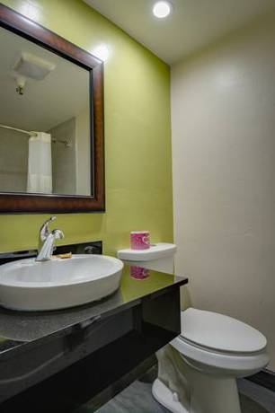 Imagen de la habitación del Hotel Vagabond Inn Executive Bakersfield Downtowner. Foto 14