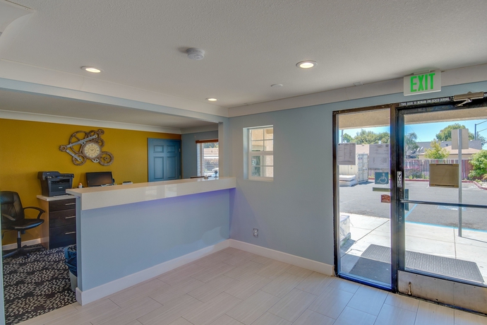 Imagen de los interiores del Hotel Vagabond Inn Executive Hayward. Foto 16