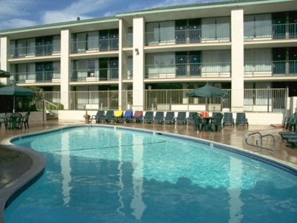 Imagen general del Hotel Vagabond Inn Executive Old Town. Foto 2