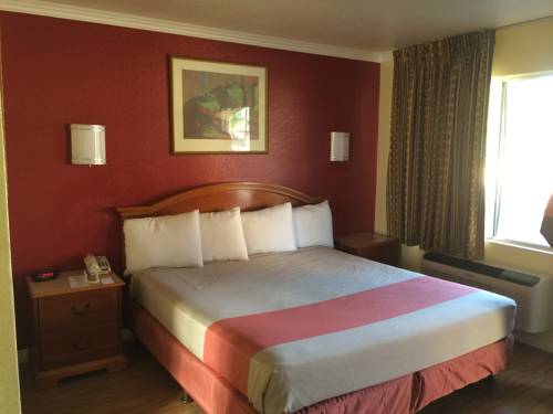 Imagen de la habitación del Hotel Vagabond Inn Hemet. Foto 2