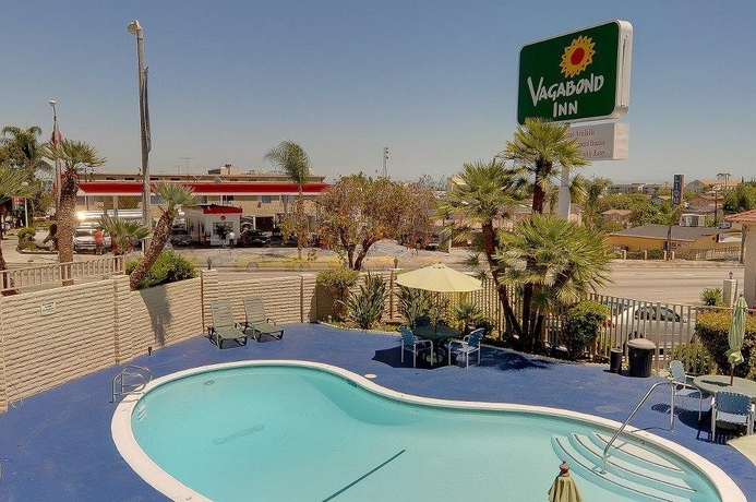 Imagen de la piscina del Hotel Vagabond Inn San Pedro. Foto 14