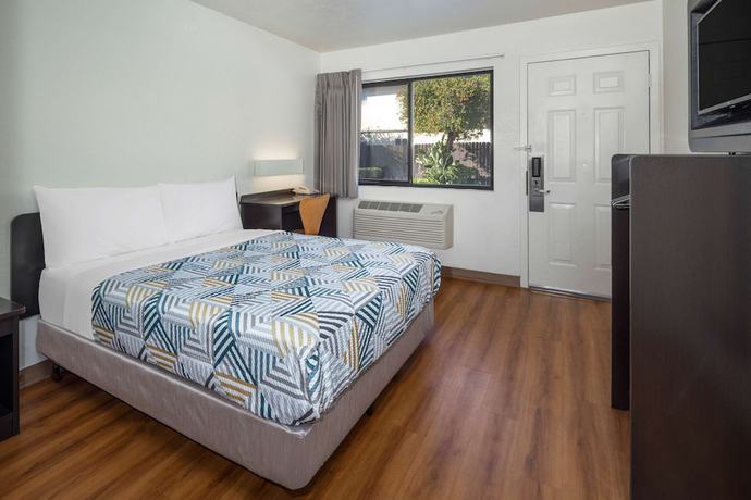 Imagen de la habitación del Hotel Vagabond Inn Santa Barbara, CA. Foto 15