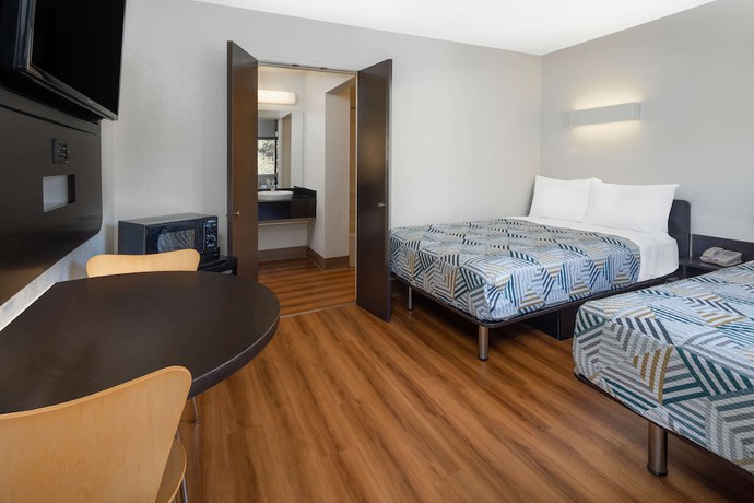 Imagen de la habitación del Hotel Vagabond Inn Santa Barbara, CA. Foto 16