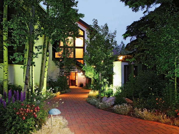 Imagen de los exteriores del Hotel Vail Racquet Club Mountain Resort. Foto 11