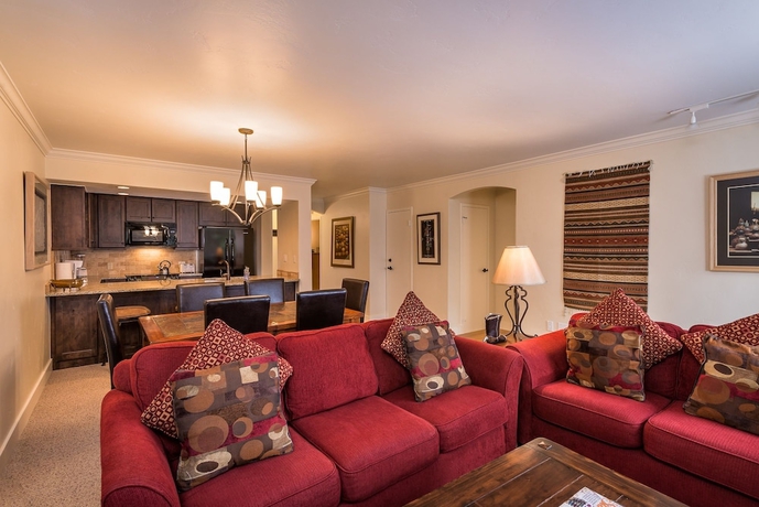 Imagen de la habitación del Hotel Vail's Mountain Haus. Foto 7