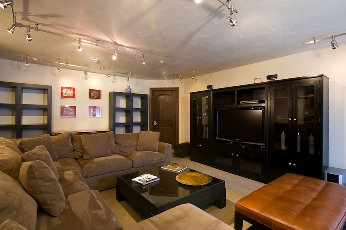 Imagen de la habitación del Hotel Vail's Mountain Haus. Foto 14