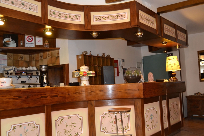 Imagen del bar/restaurante del Hotel Vajolet. Foto 4