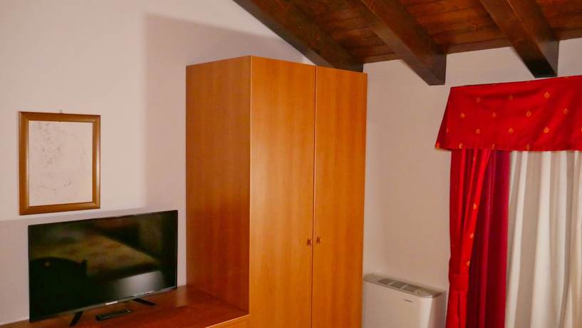 Imagen de la habitación del Hotel Vajont. Foto 11