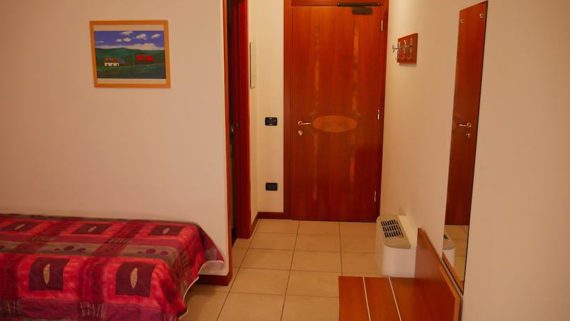 Imagen de la habitación del Hotel Vajont. Foto 12