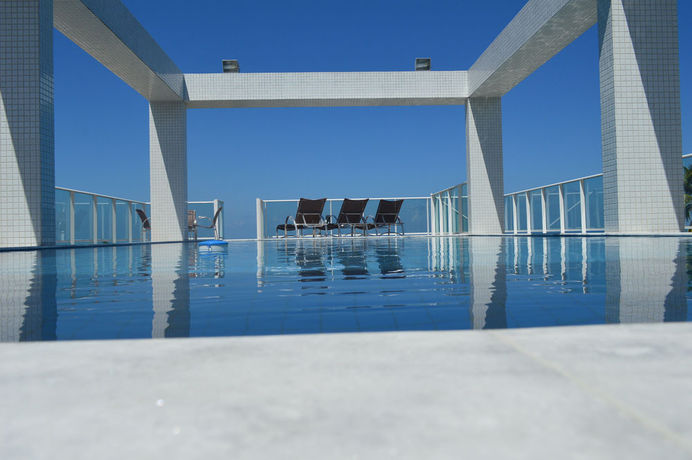 Imagen de la piscina del Hotel Val Atlantic. Foto 12