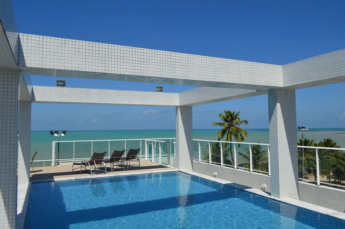 Imagen de la piscina del Hotel Val Atlantic. Foto 13
