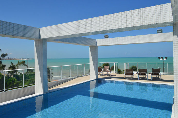 Imagen de la piscina del Hotel Val Atlantic. Foto 14