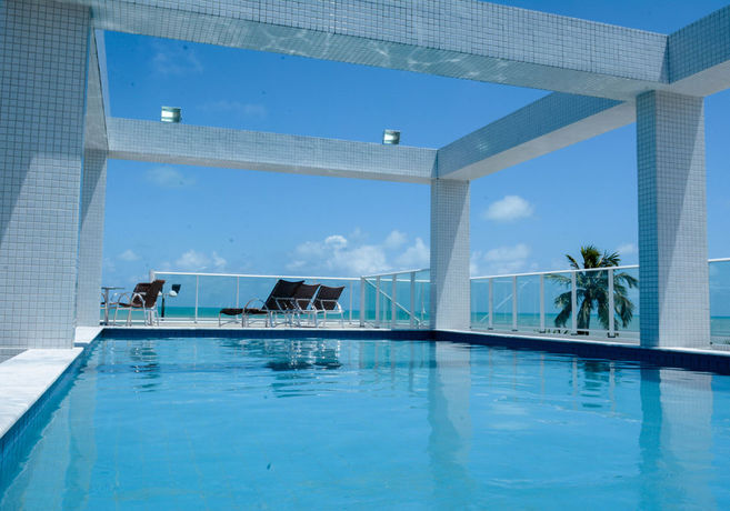 Imagen de la piscina del Hotel Val Atlantic. Foto 16