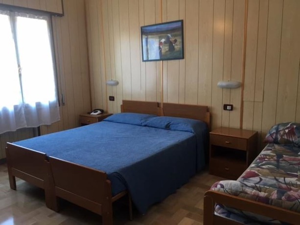 Imagen de la habitación del Hotel Val Carlina. Foto 11