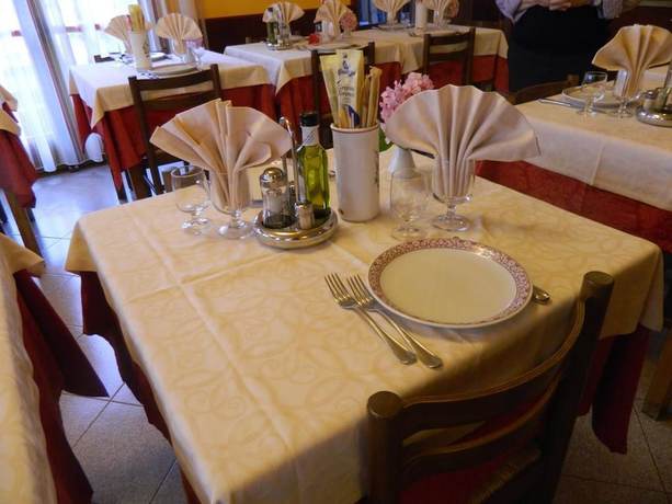 Imagen del bar/restaurante del Hotel Val Carlina. Foto 4