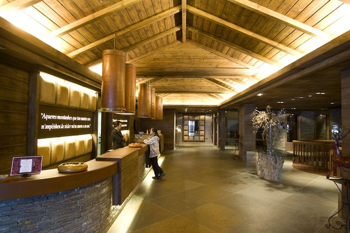 Imagen de los interiores del Hotel Val De Neu. Foto 17