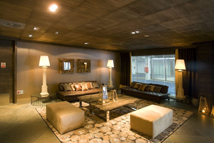 Imagen de los interiores del Hotel Val De Neu. Foto 19