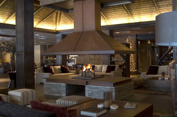 Imagen de los interiores del Hotel Val De Neu. Foto 20