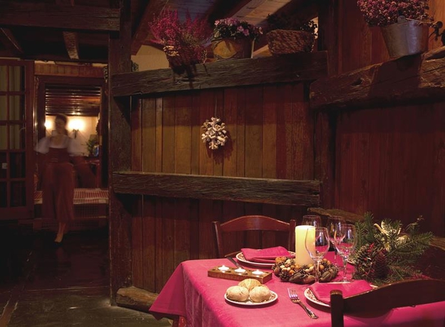 Imagen de los interiores del Hotel Val De Ruda. Foto 8