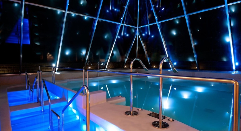 Imagen de la piscina del Hotel Val Di Luce Spa Resort. Foto 19