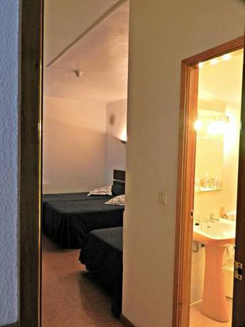 Imagen de la habitación del Hotel Val Flores. Foto 3