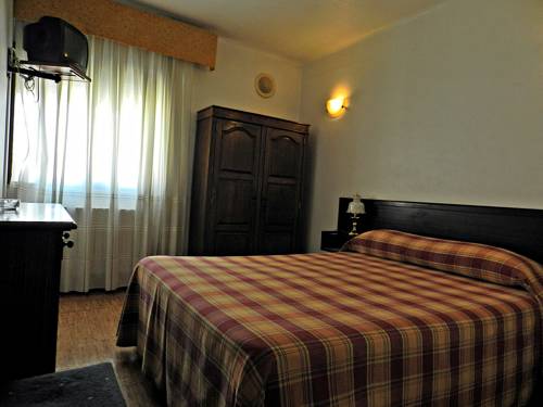 Imagen de la habitación del Hotel Val Flores. Foto 9