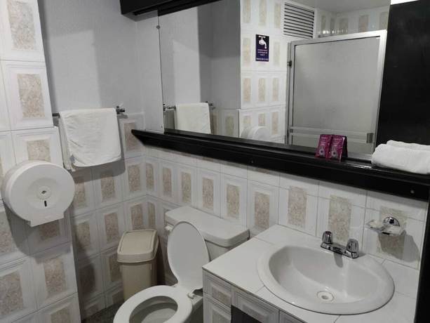 Imagen de la habitación del Hotel Val Santamaria Quito. Foto 11