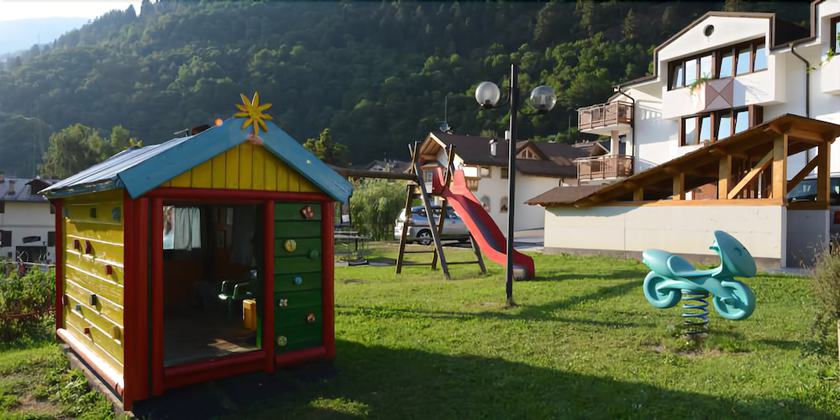 Imagen de los exteriores del Hotel Val di Sole. Foto 11