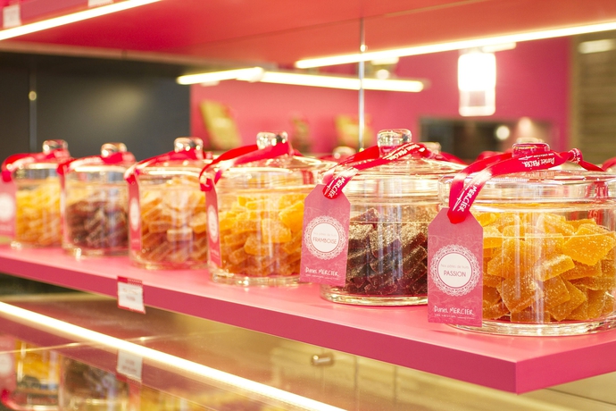 Imagen del bar/restaurante del Hotel Valadon Colors. Foto 4