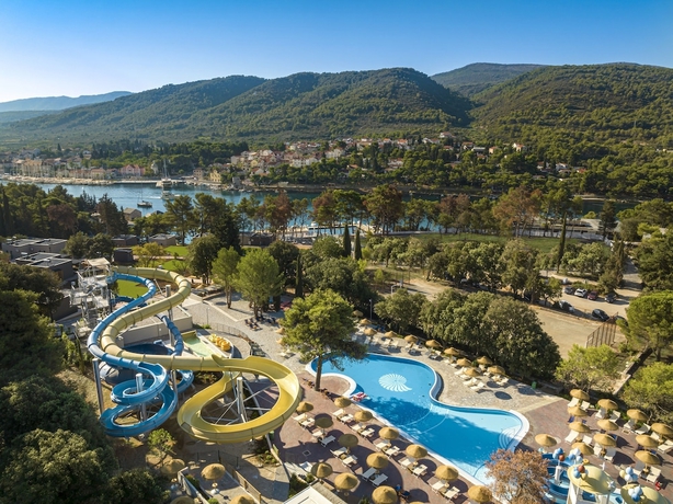 Imagen de la piscina del Hotel Valamar Amicor Resort. Foto 15