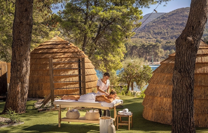 Imagen de los interiores del Hotel Valamar Amicor Resort. Foto 11