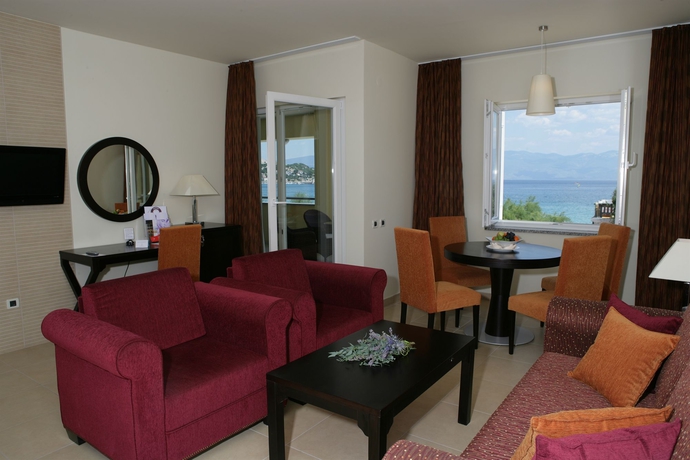 Imagen de los interiores del Hotel Valamar Atrium Baška Residence. Foto 11