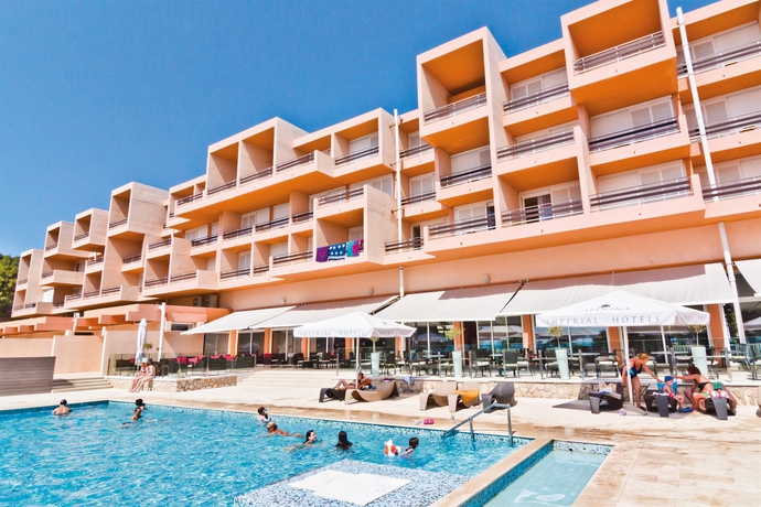 Imagen general del Hotel Valamar Carolina and Villas. Foto 1